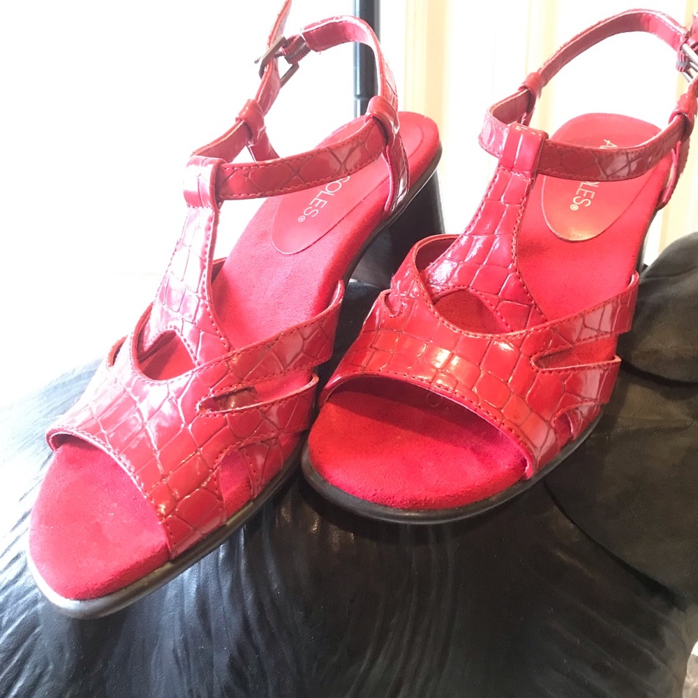 Red Aerosols Sandals